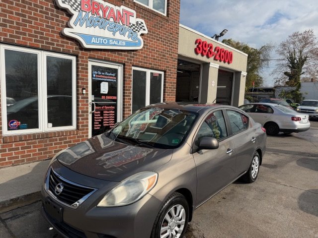 2012 Nissan Versa SV