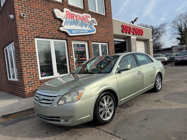 2005 Toyota Avalon Limited's photo