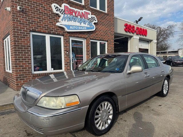2003 Lincoln Town Car Executive