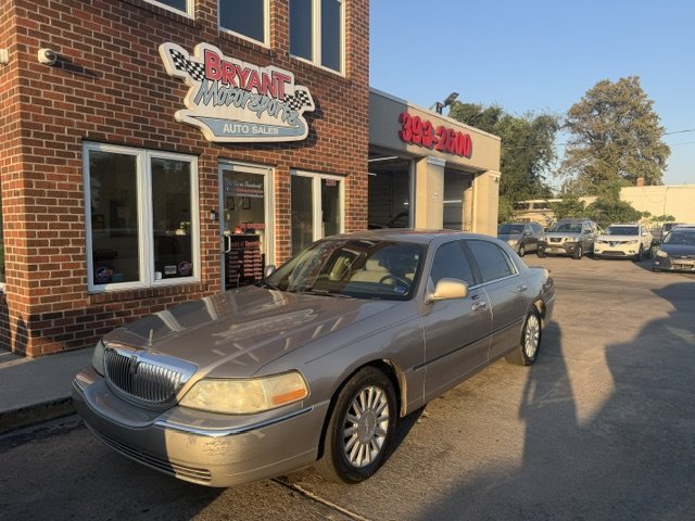 2003 Lincoln Town Car Executive